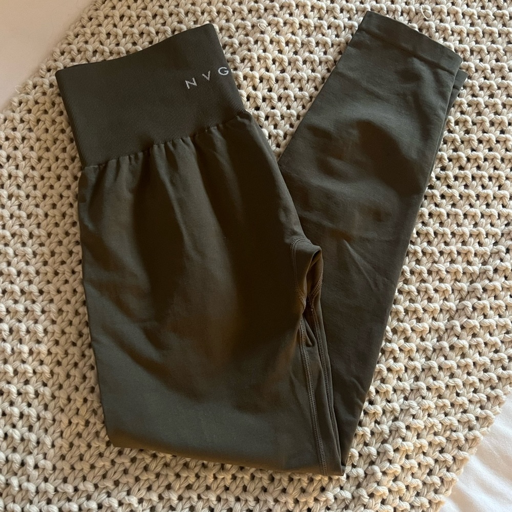 Olive NGTN leggings - Medium